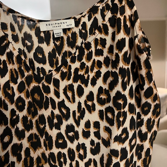 NWOT Equipment Layla Silk Cami Tank - Picture 6 of 8